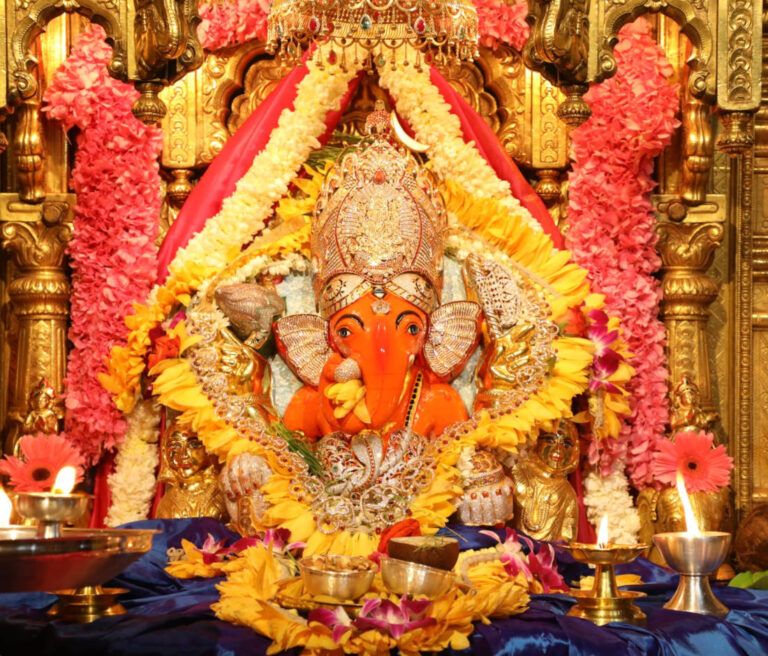 Shree Siddhivinayak Ganapati Mandir, Mumbai, Maharashtra, India - Lord ...